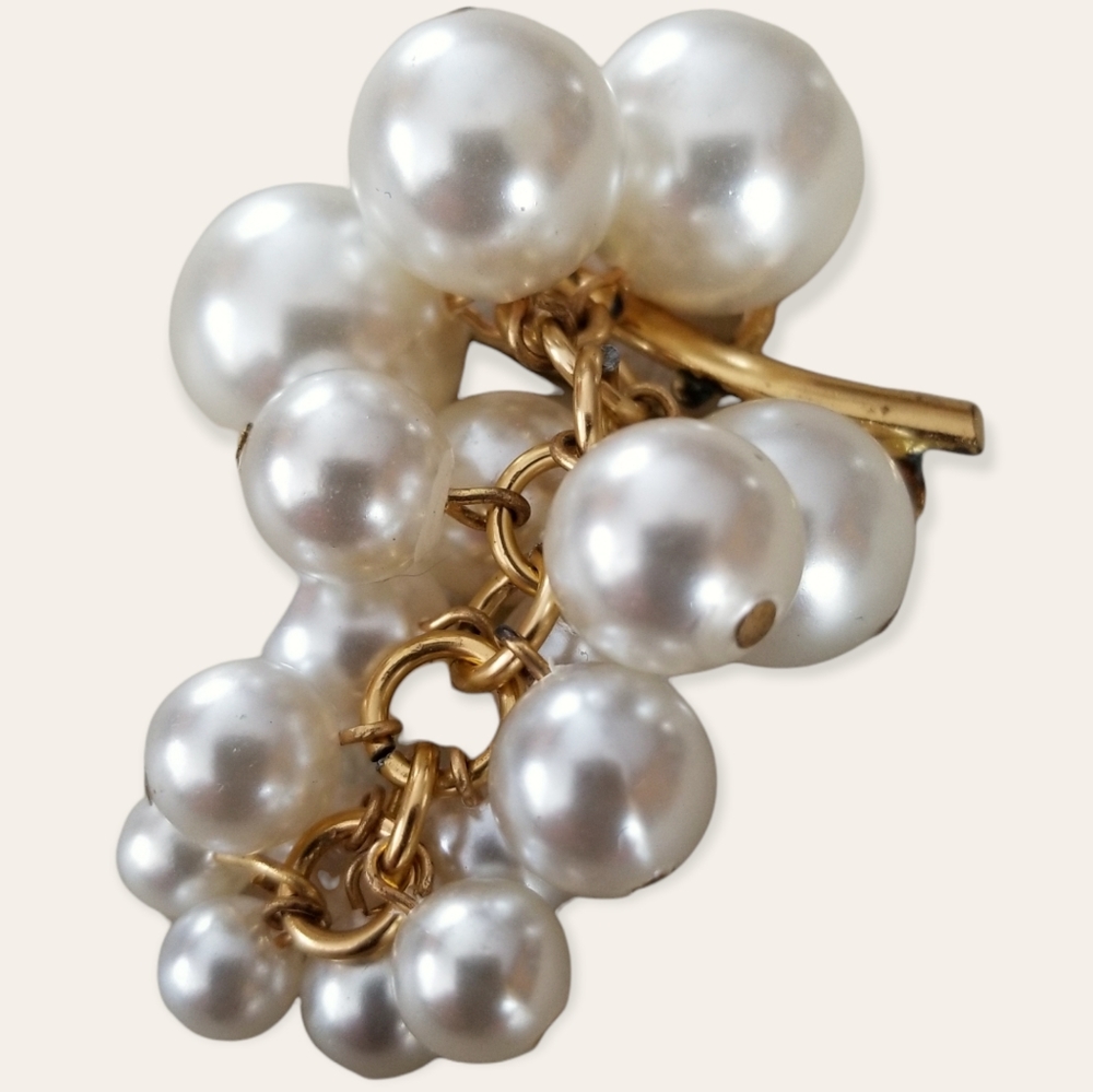 Vintage 1950s Mid Century Faux Pearl Cluster Gold Tone Metal Brooch Pin - Picture 7 of 10